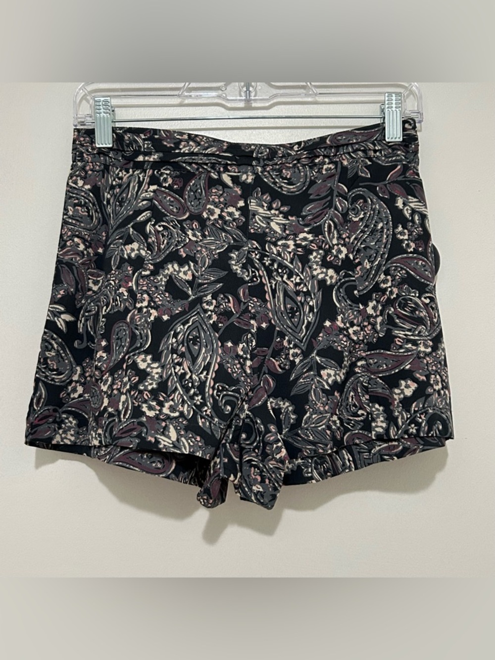 Amuse Society Women's Paisley Print High Waisted Shorts Dark Charcoal Floral S